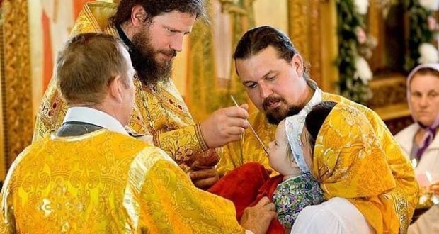 المناولة المقدسة والملعقة