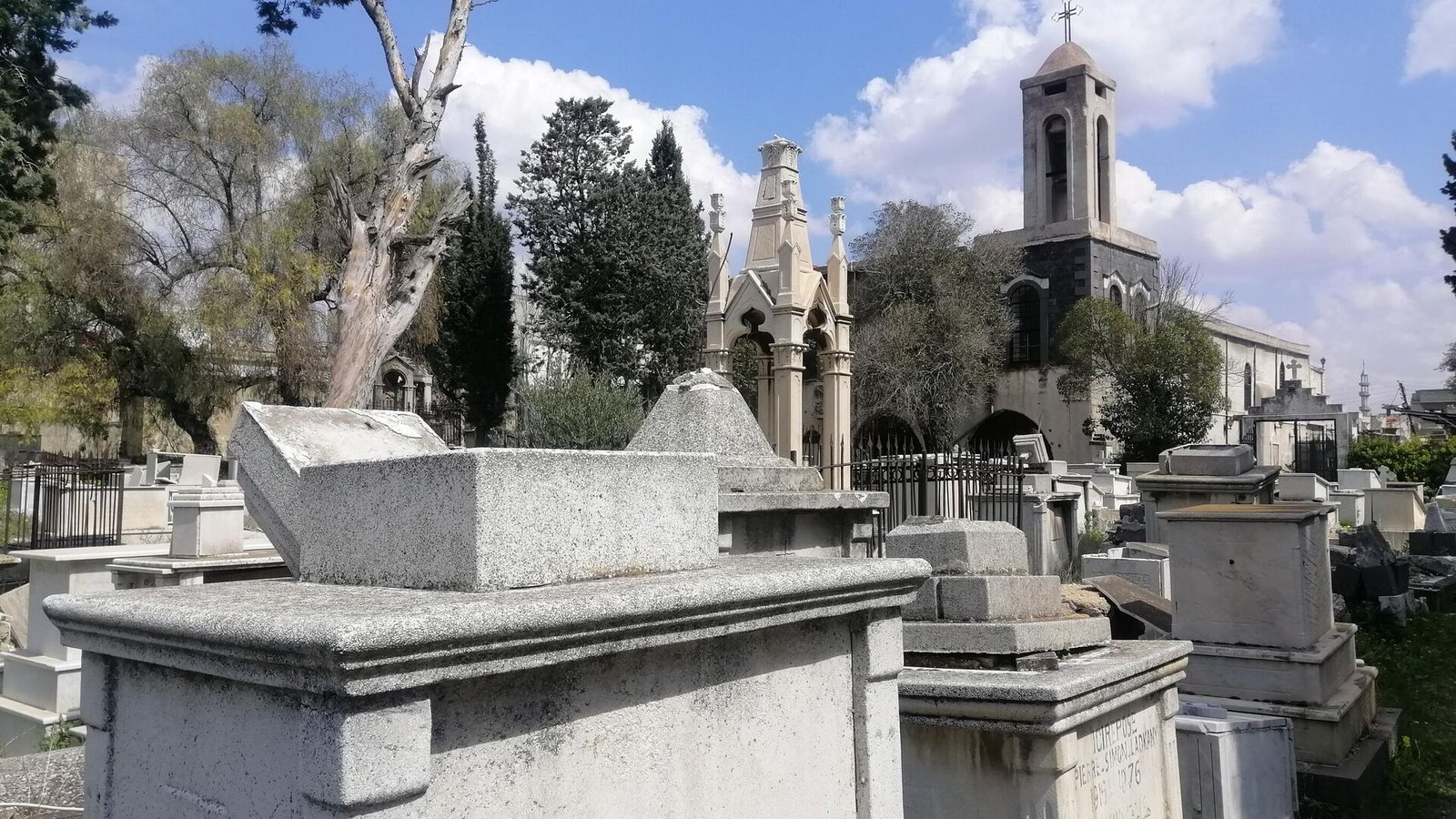 مقبرة الجيش القيصري الروسي في حمص القديمة.. نفحة من الذاكرة الروسية السورية…