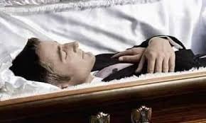 هنا يرقد أتفه رجل فى العالم