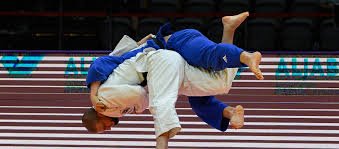 الفتى الذي ينقصه ذراع